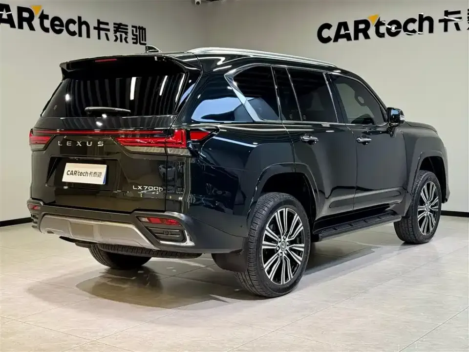 Lexus LX