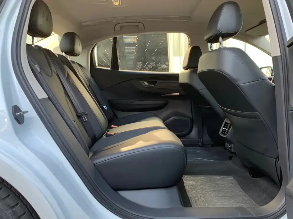 Hongqi Hongqi E-QM5