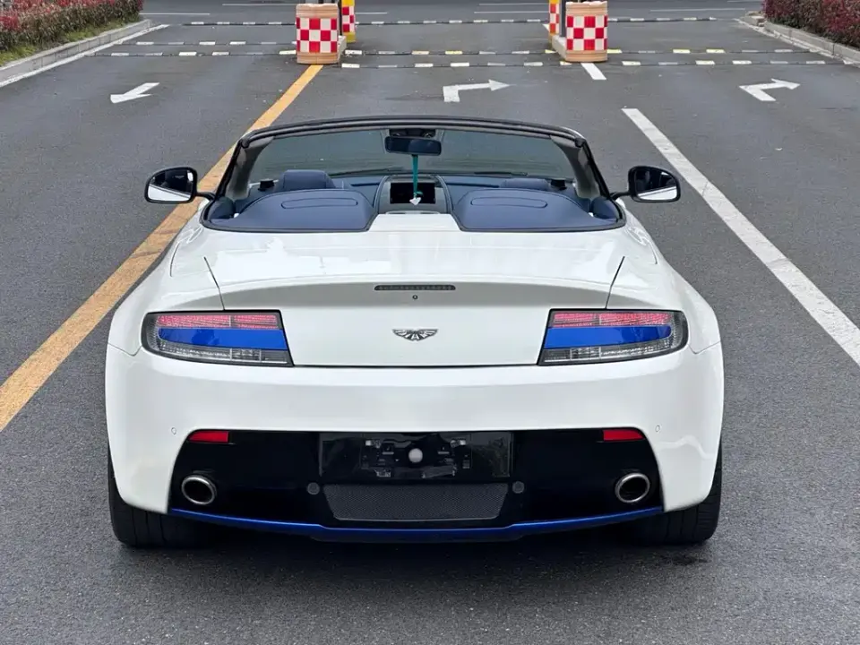 Aston Martin V8 Vantage