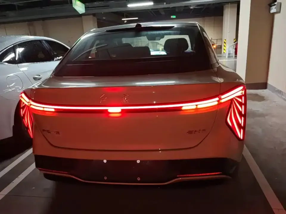 Hongqi Hongqi EH7