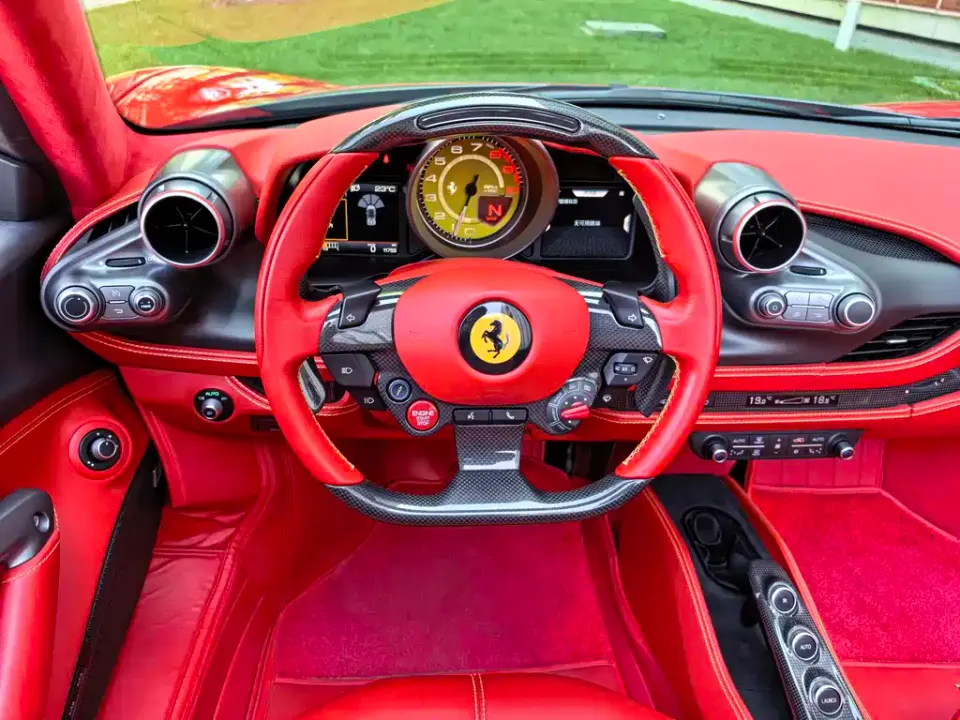 Ferrari F8
