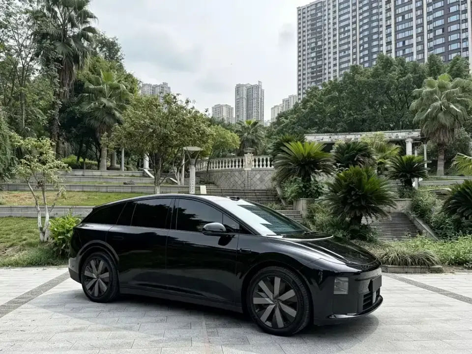 Li Li i6