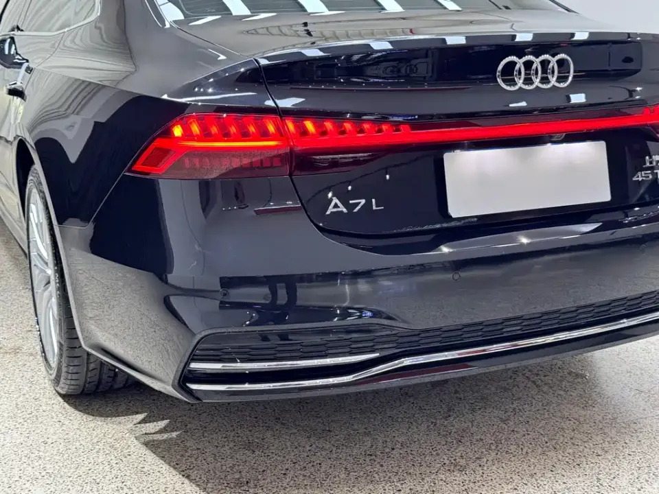 Audi A7L