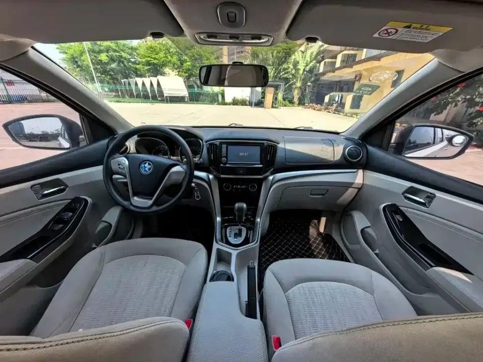 Venucia T70
