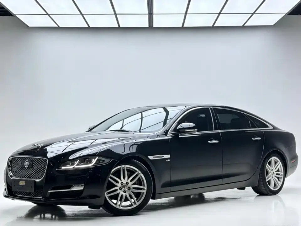 Jaguar XJ