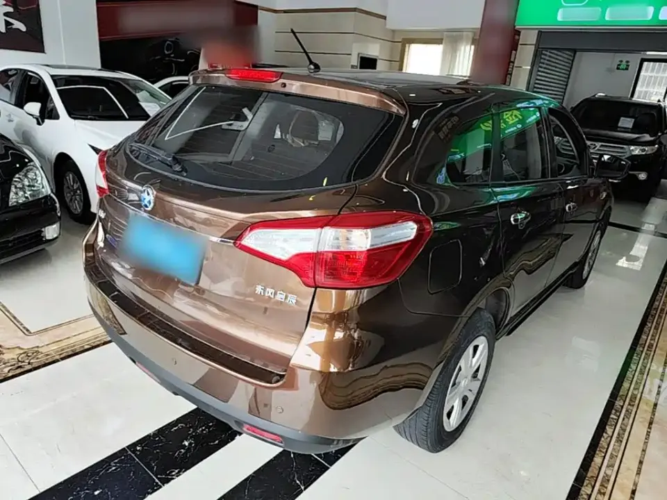 Venucia T70