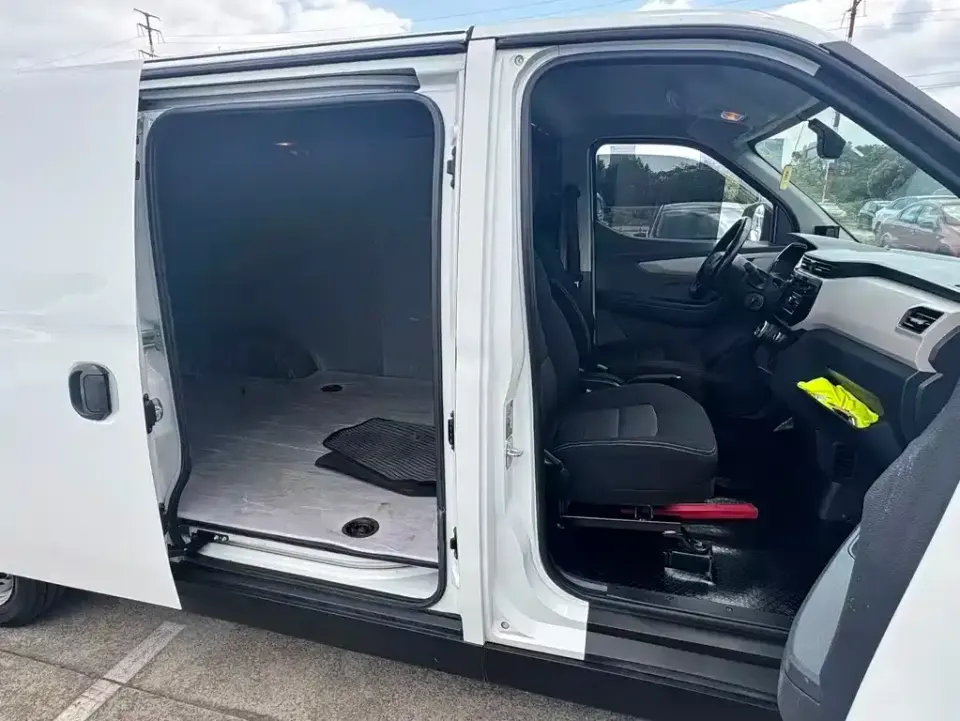 Maxus EV30