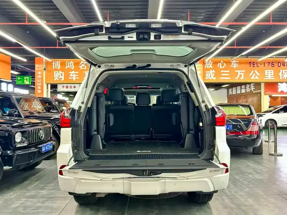 Lexus LX