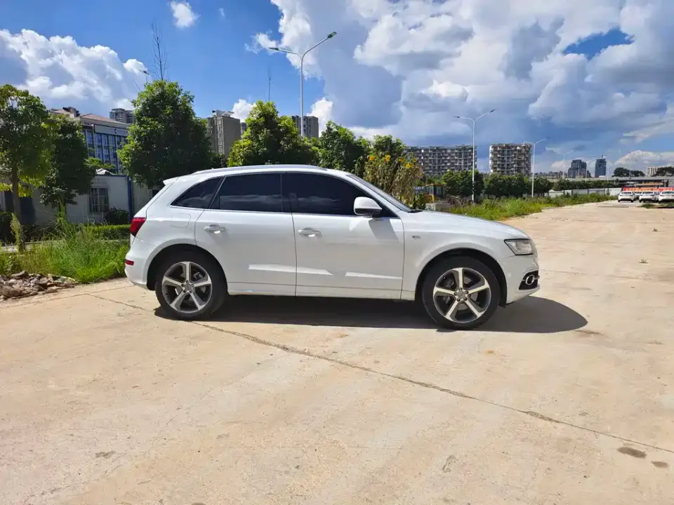 Audi Q5 (Import)
