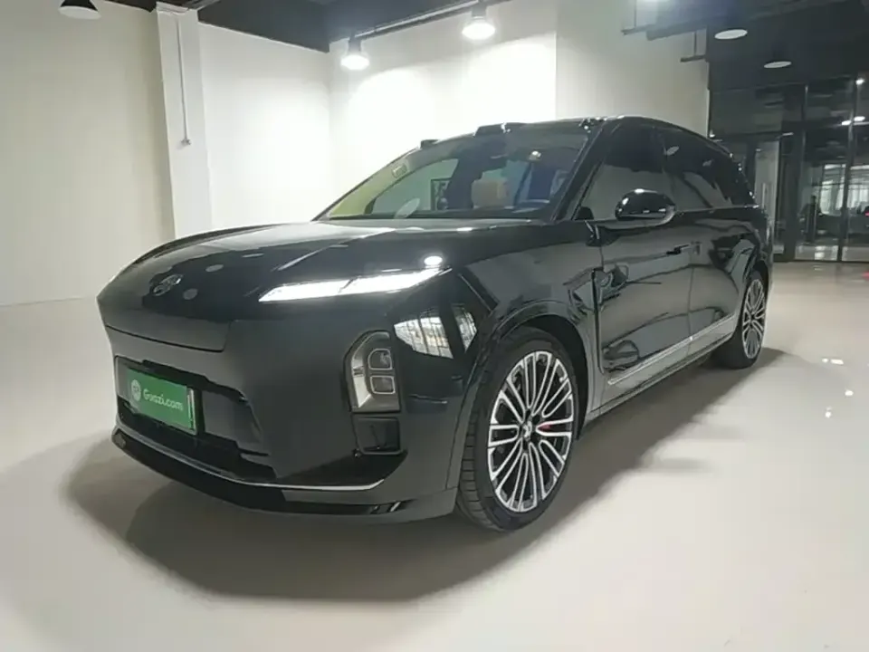 Nio ES8