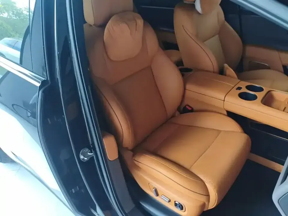 Li Li i8