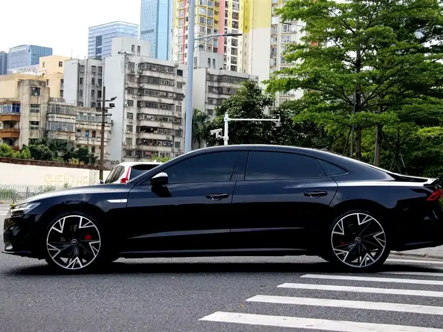 Audi A7L