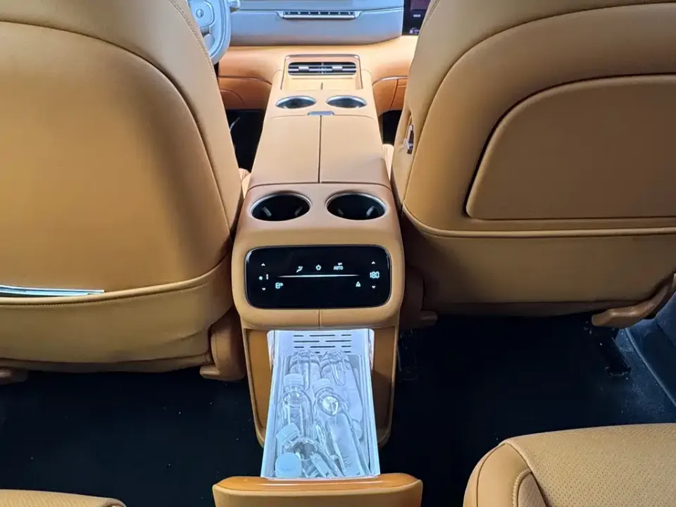 IM Motors IM LS8