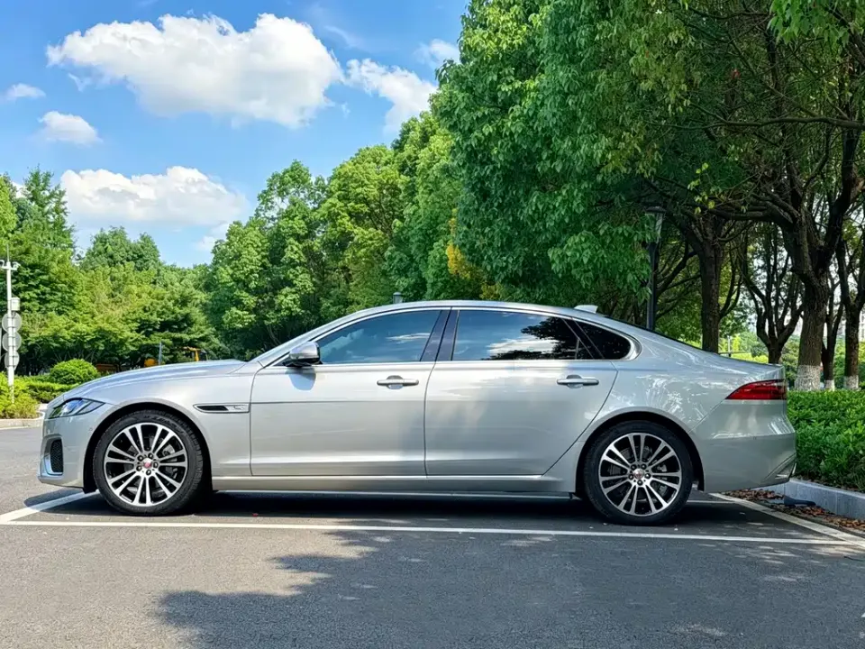 Jaguar XFL