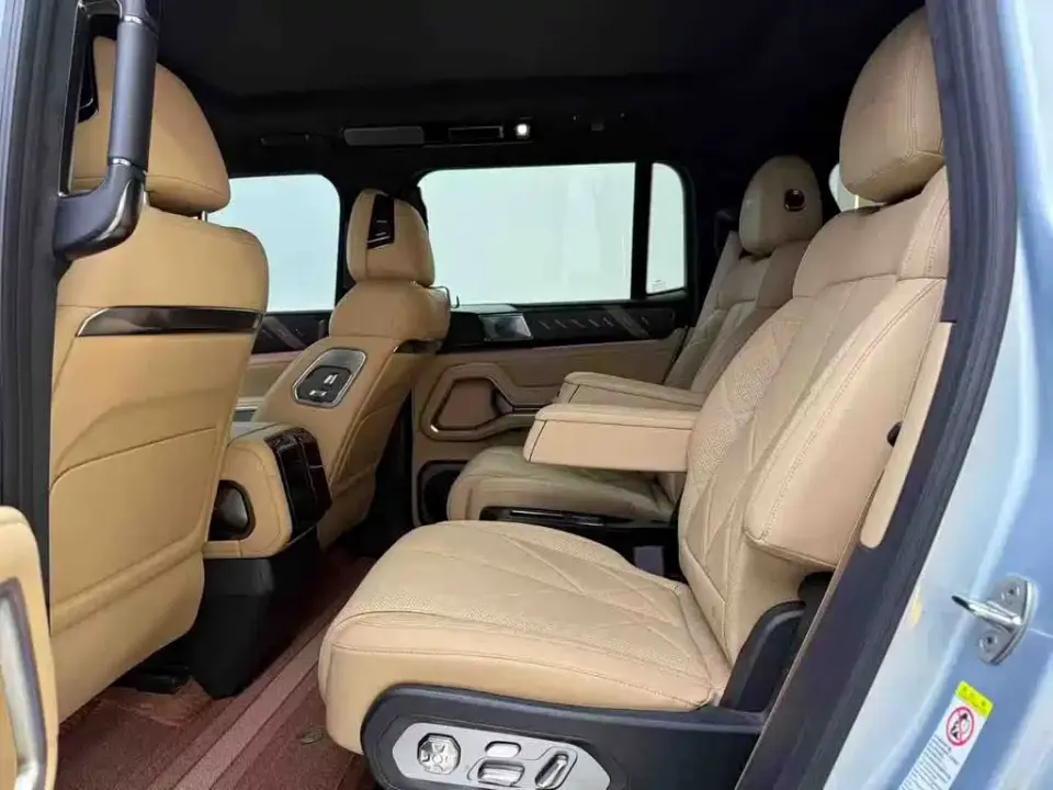 Fang Cheng Bao Leopard 8