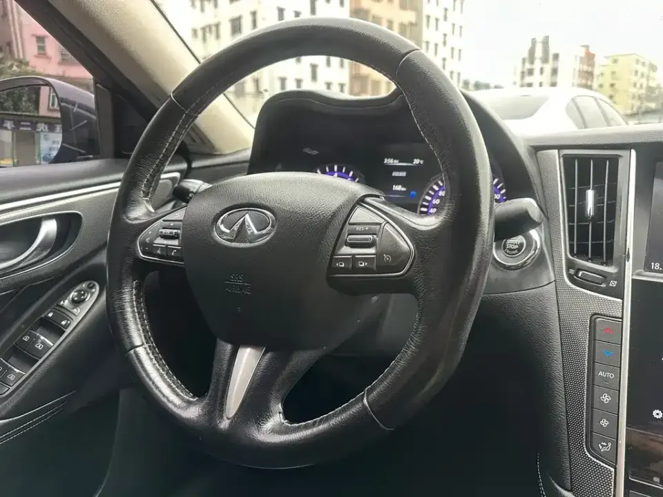 Infiniti Q50L