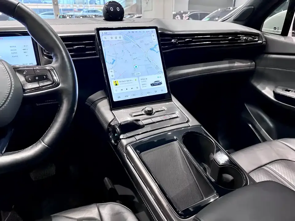 Nio EC6