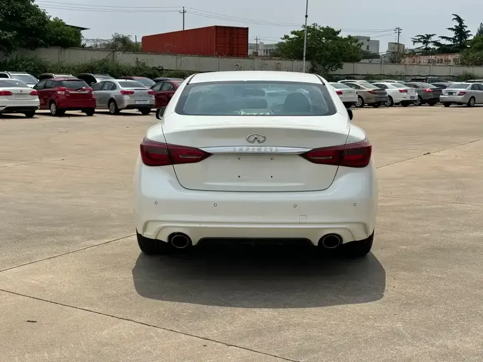 Infiniti Q50L