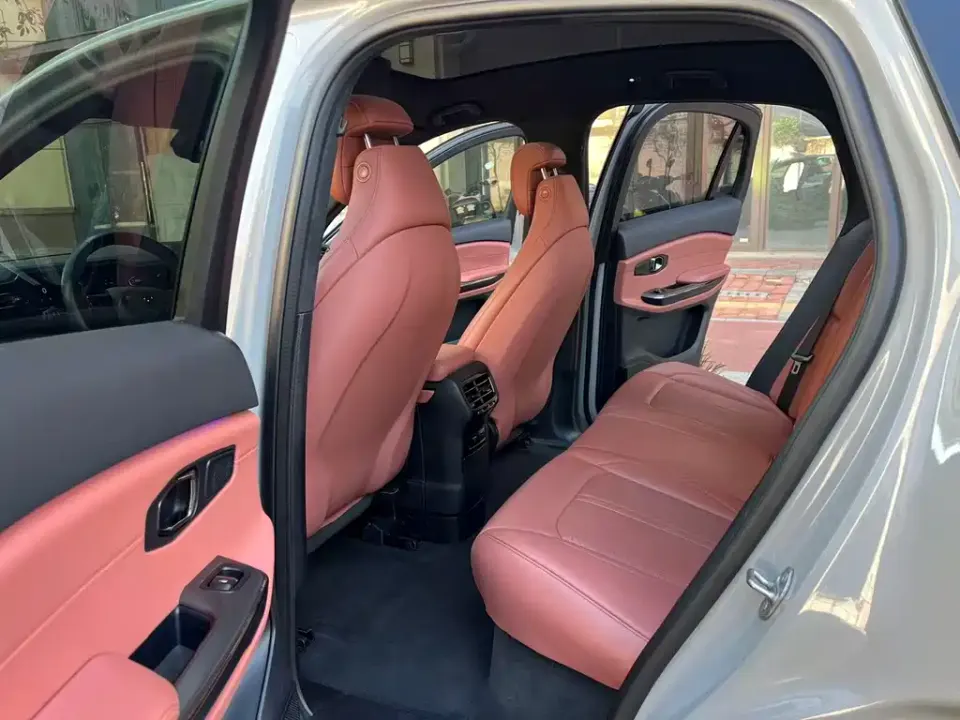 Nio EC6