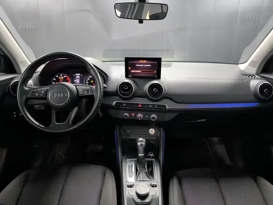 Audi Q2L