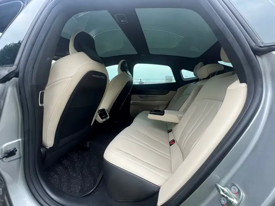 Xpeng P7