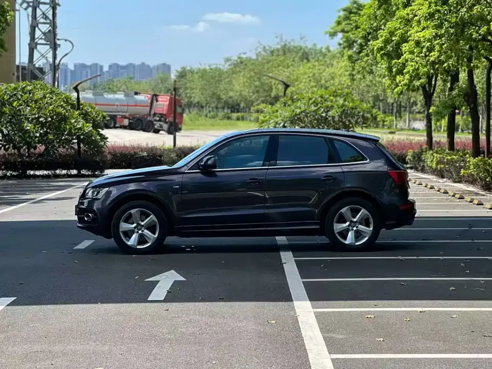 Audi Q5 (Import)