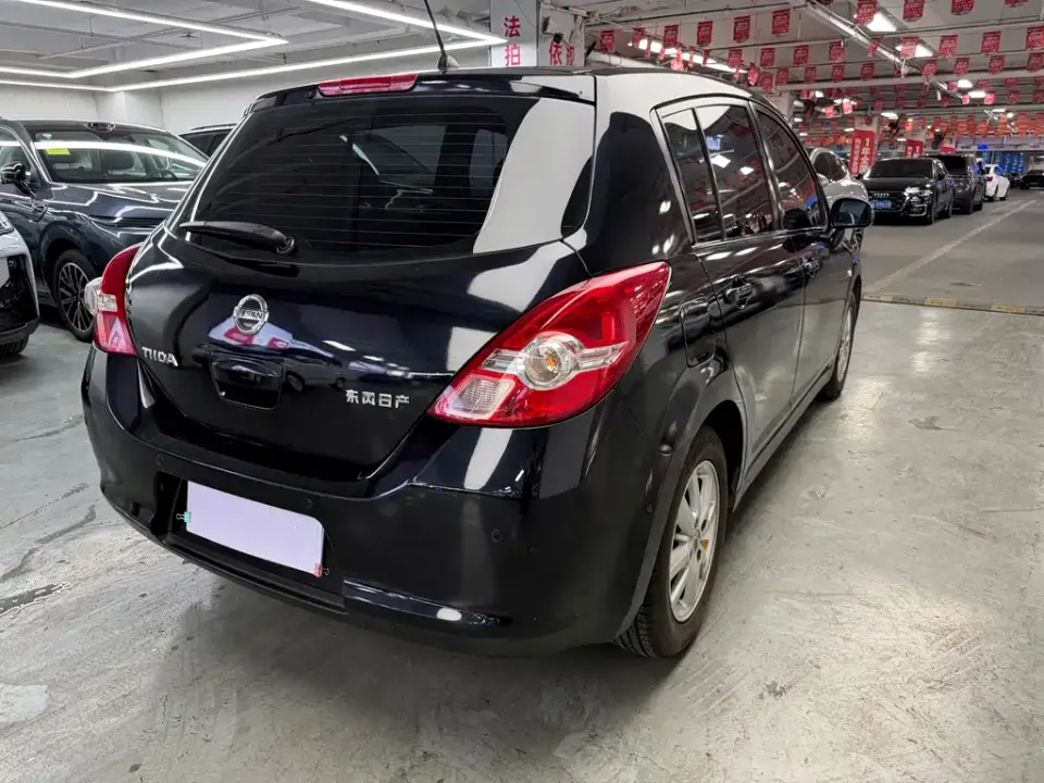 Nissan Tiida