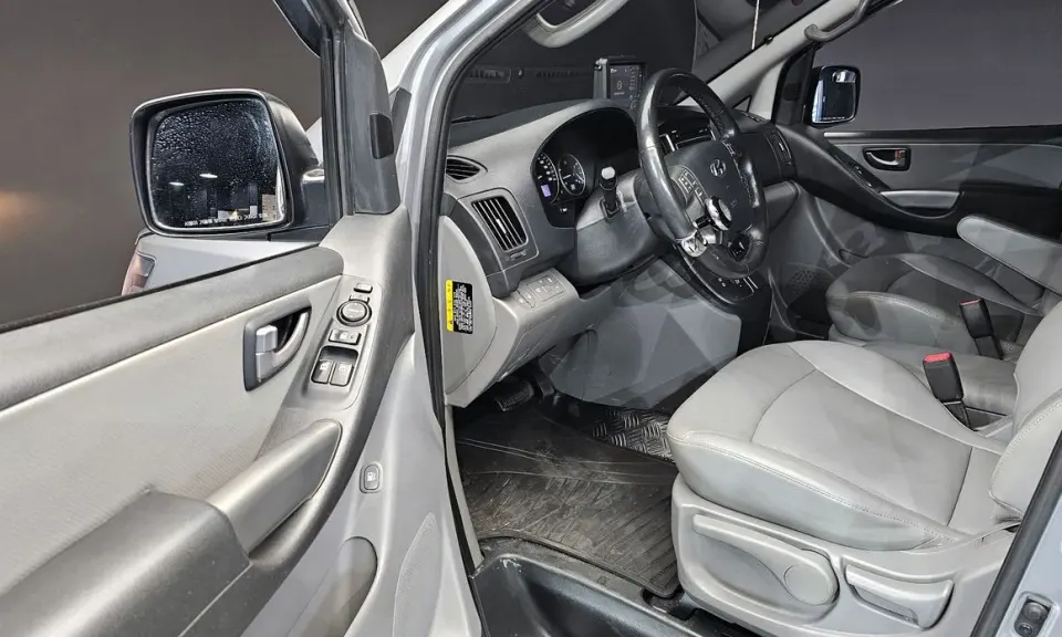 Hyundai Starex