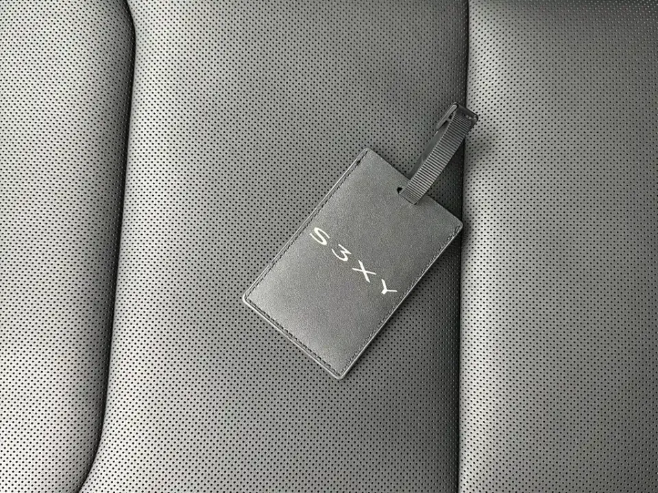 Tesla Model Y L