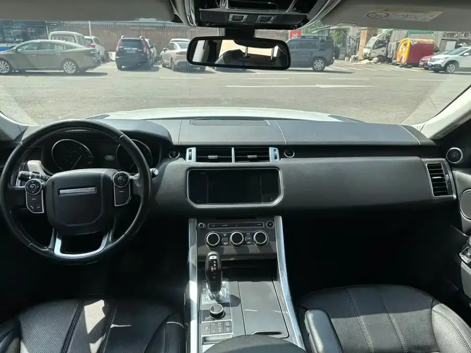 Land Rover Sport