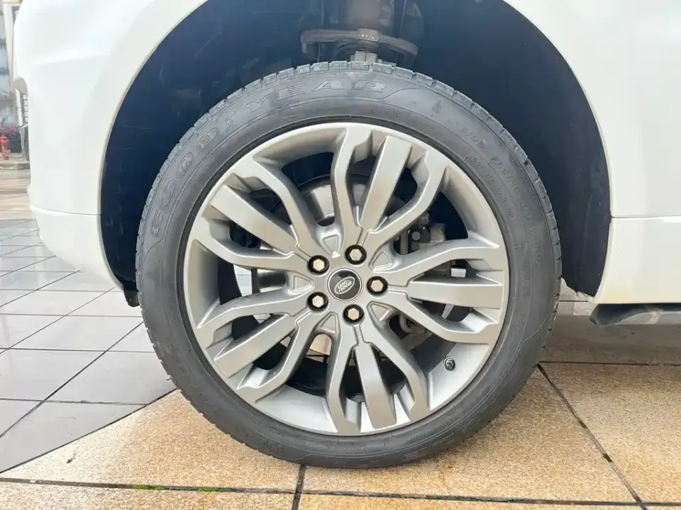 Land Rover Sport