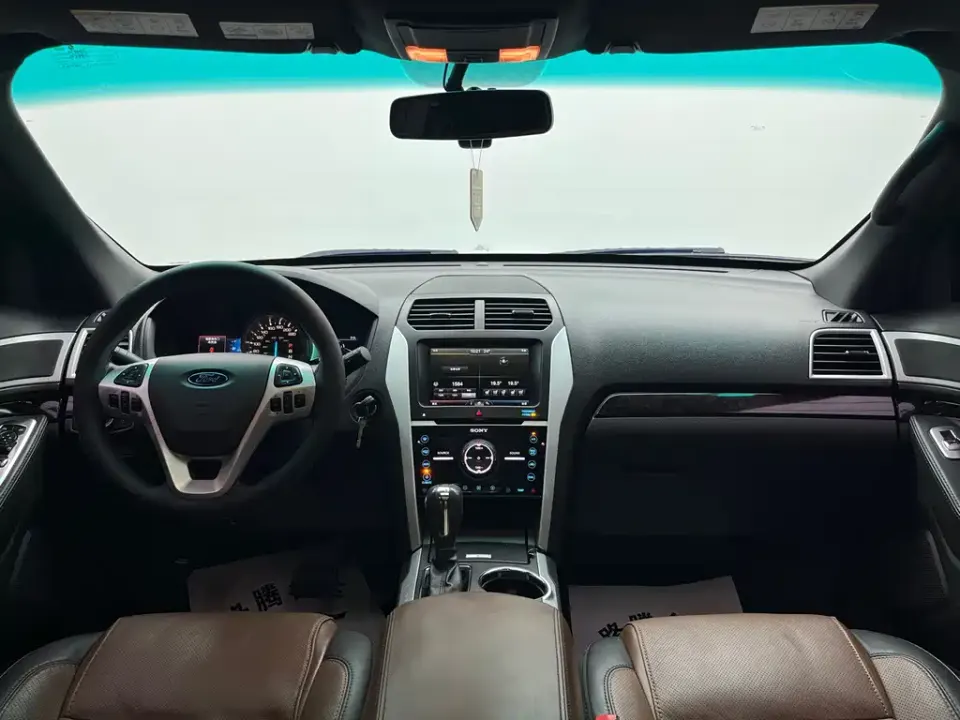 Ford Explorer (Import)