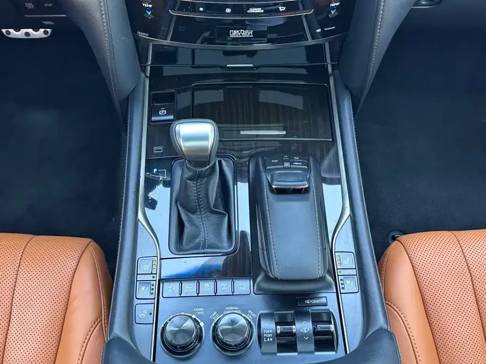 Lexus LX