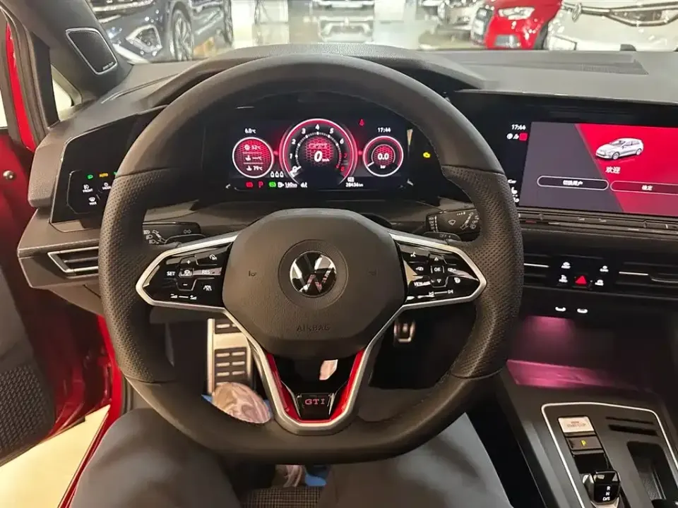 Volkswagen Golf GTI