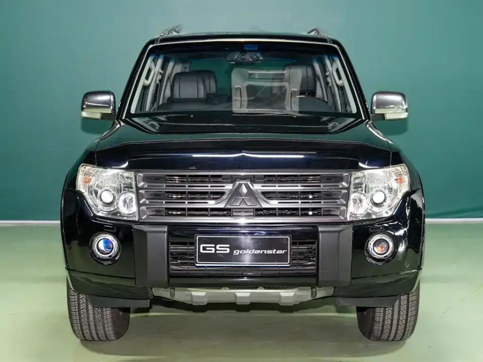 Mitsubishi Pajero (Import)