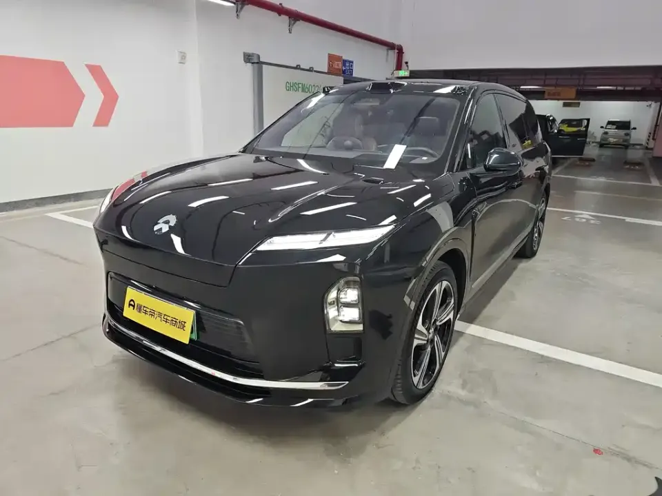 Nio ES8