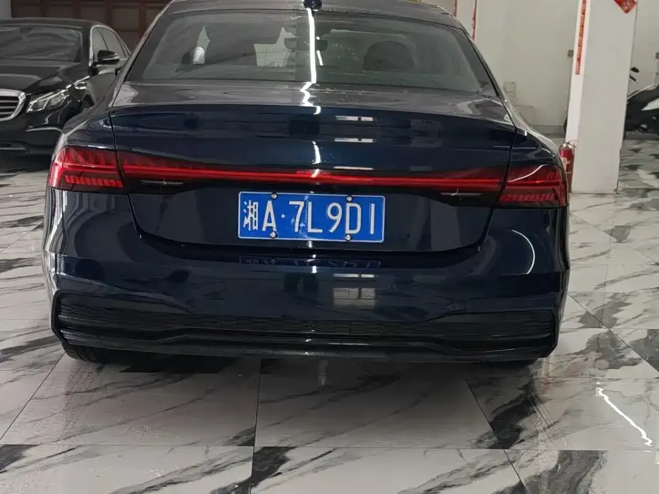 Audi A7L