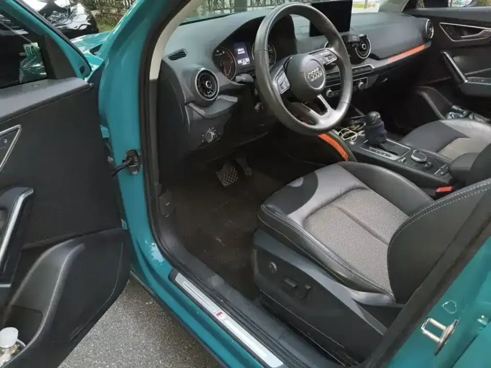 Audi Q2L