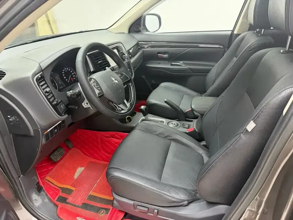 Mitsubishi Outlander (Import)