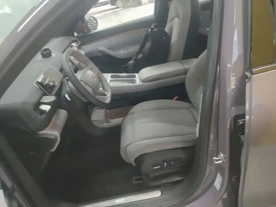 Nio EC6