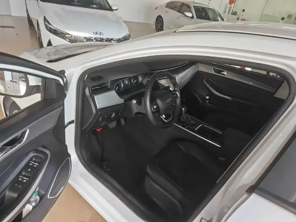Chery Arrizo 5