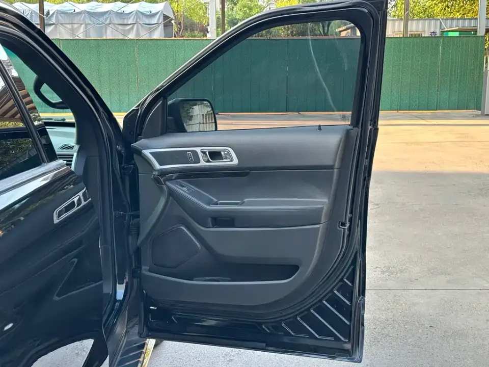 Ford Explorer (Import)