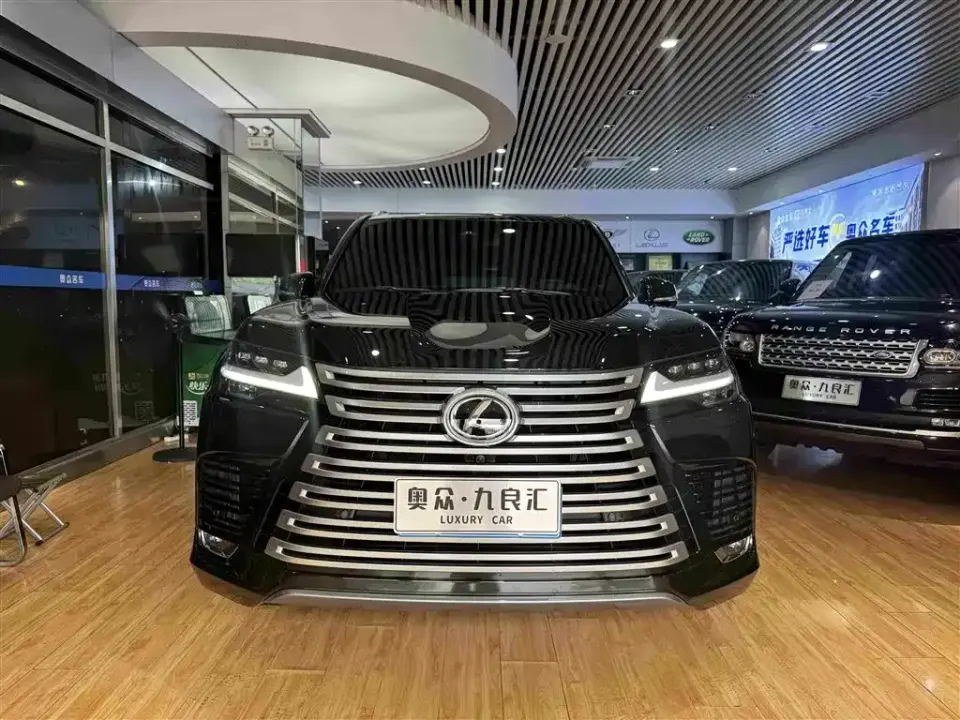 Lexus LX