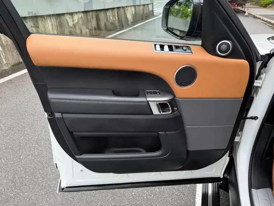 Land Rover Sport
