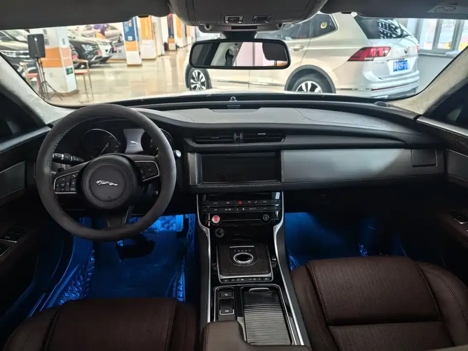 Jaguar XFL