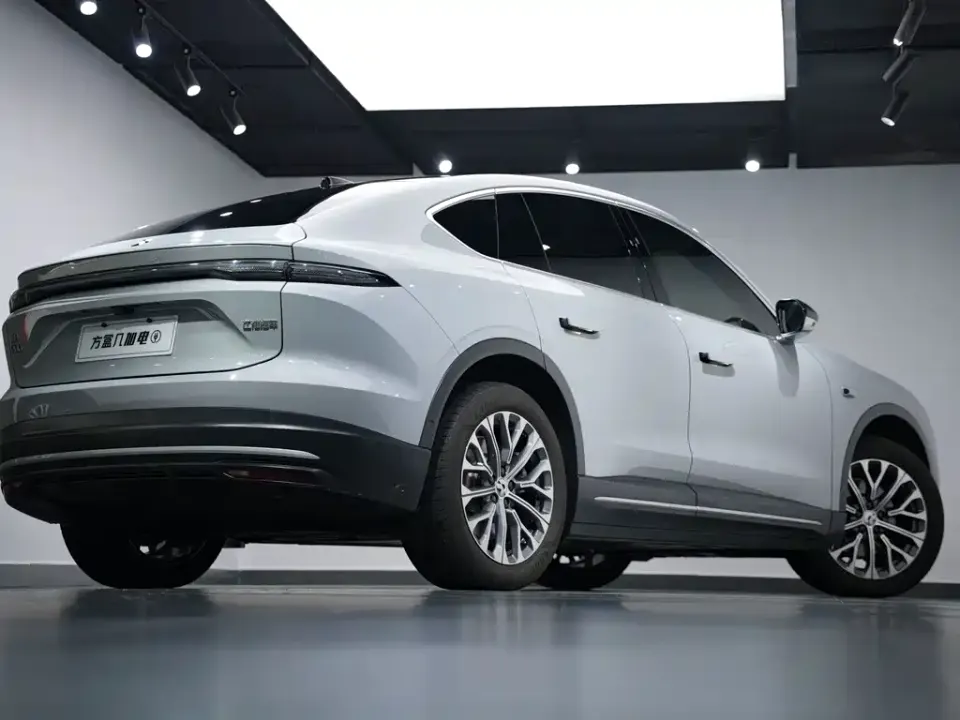 Nio EC6