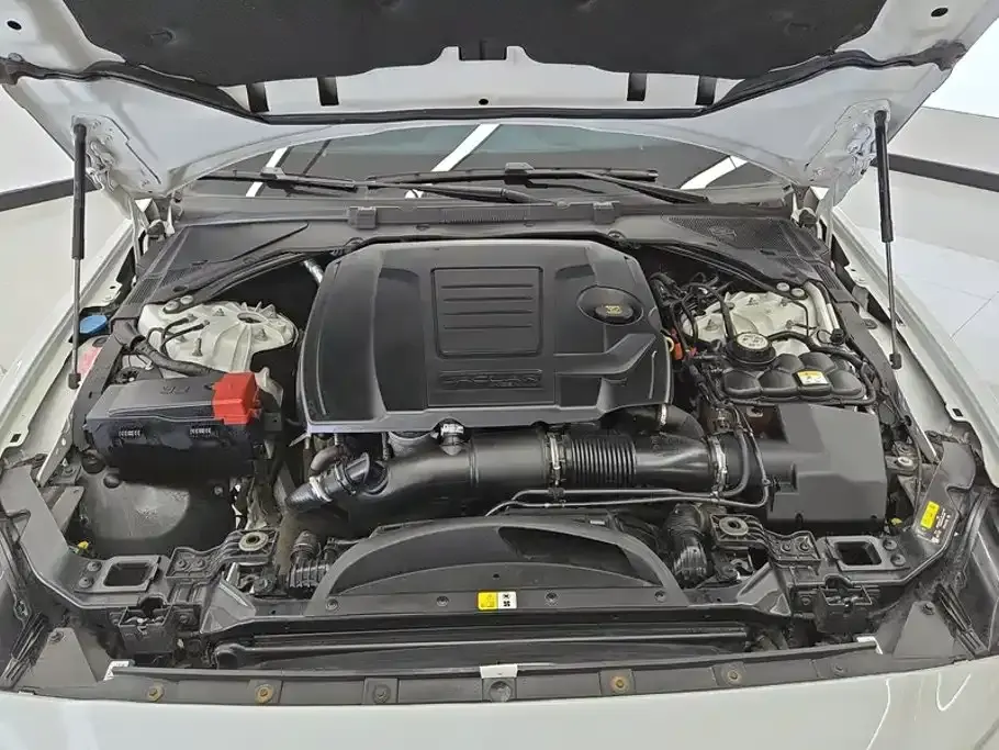 Jaguar XEL