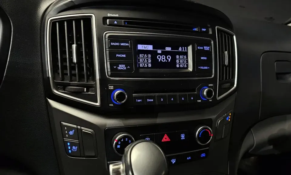 Hyundai Starex