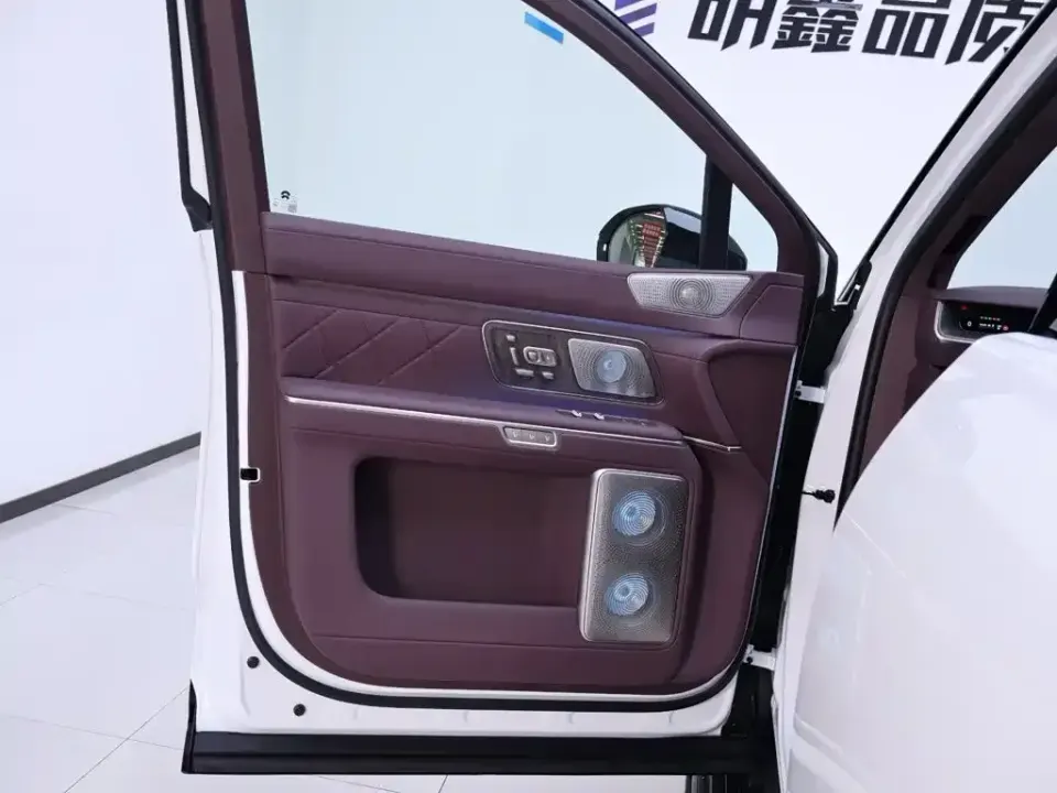 Nio ES9