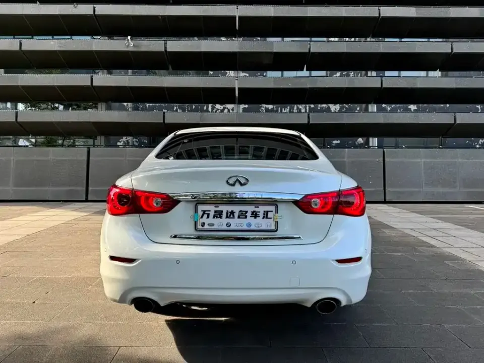 Infiniti Q50L